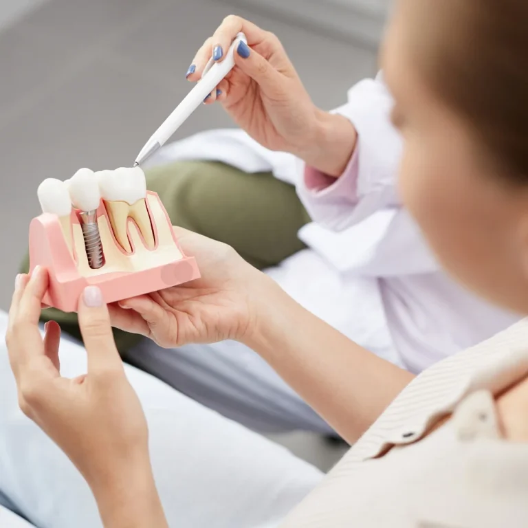 Prosthodontist in Tilbury-Essex